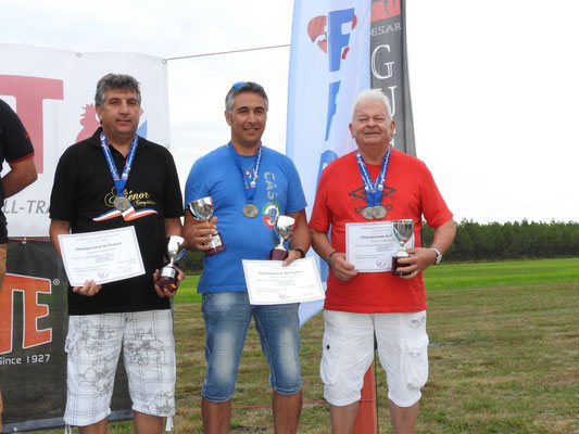 – LE BTCHB VAL D’IZE MEDAILLE DE BRONZE PAR EQUIPE DE CLUB – Daniel CHAYOUX MEDAILLE DE BRONZE EN SUPER VETERAN – Tony CAREME 198/200 champion de France FU 2017